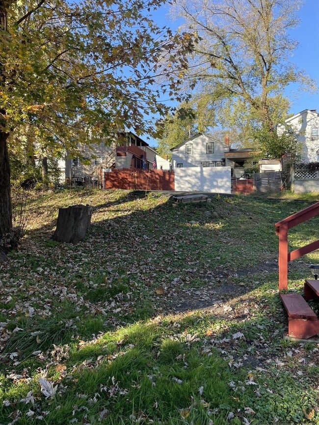 2 Howard St, Troy, NY 12180 - photo 4