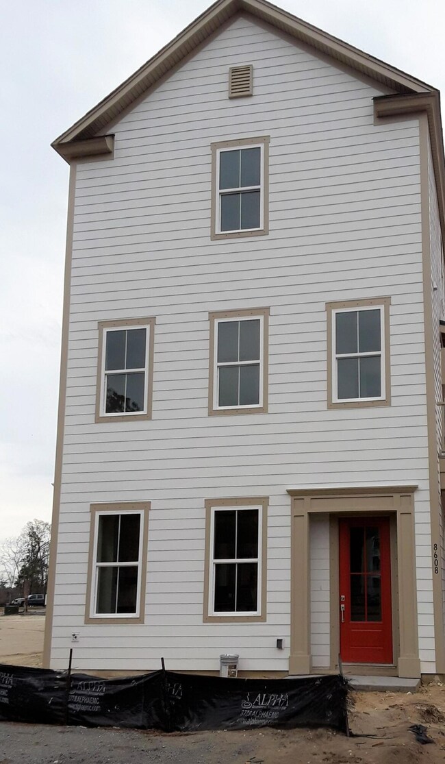 olivia exterior (2)