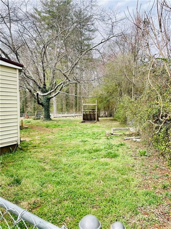 701 Woods Dr, Statesville, NC 28677 - photo 5