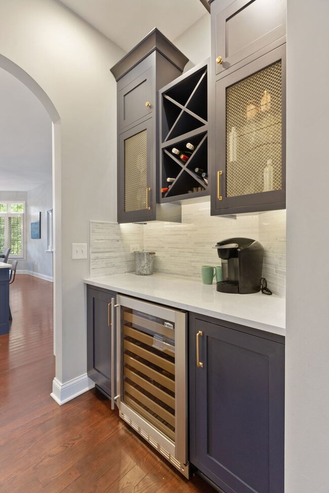 609 N Sleight St, Naperville, IL 60563 - photo 3