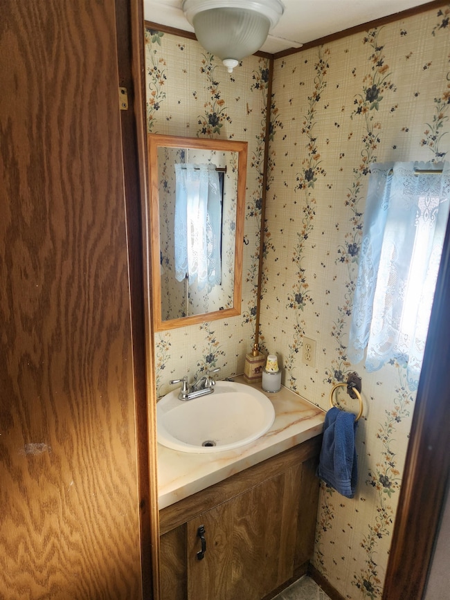 123 Sherwood Dr, Tilton, NH 03276 - photo 6