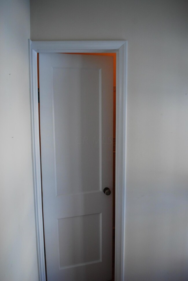 445 E Jeffrey Place, Columbus, OH 43214 - photo 5