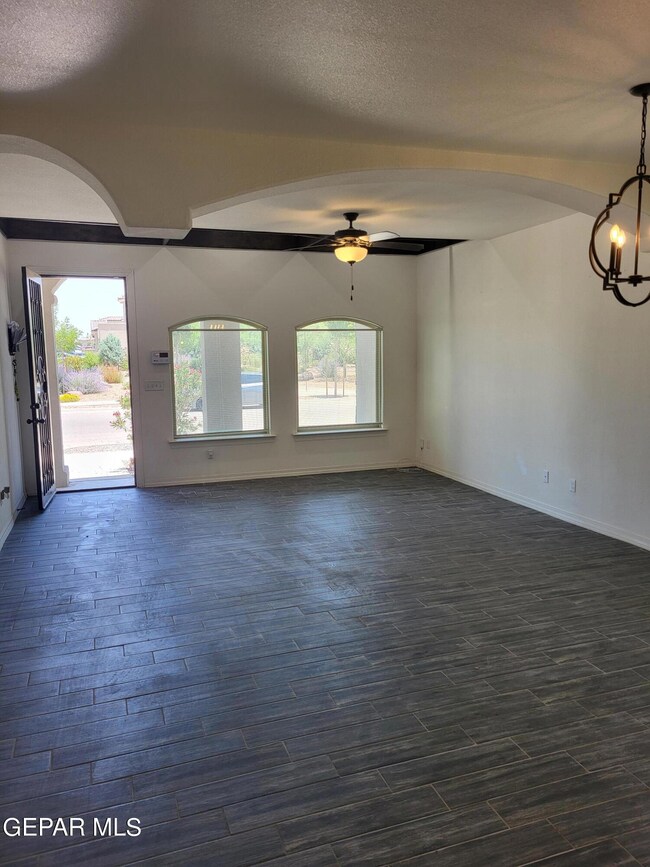 13662 Bradford St, Horizon City, TX 79928 - photo 7