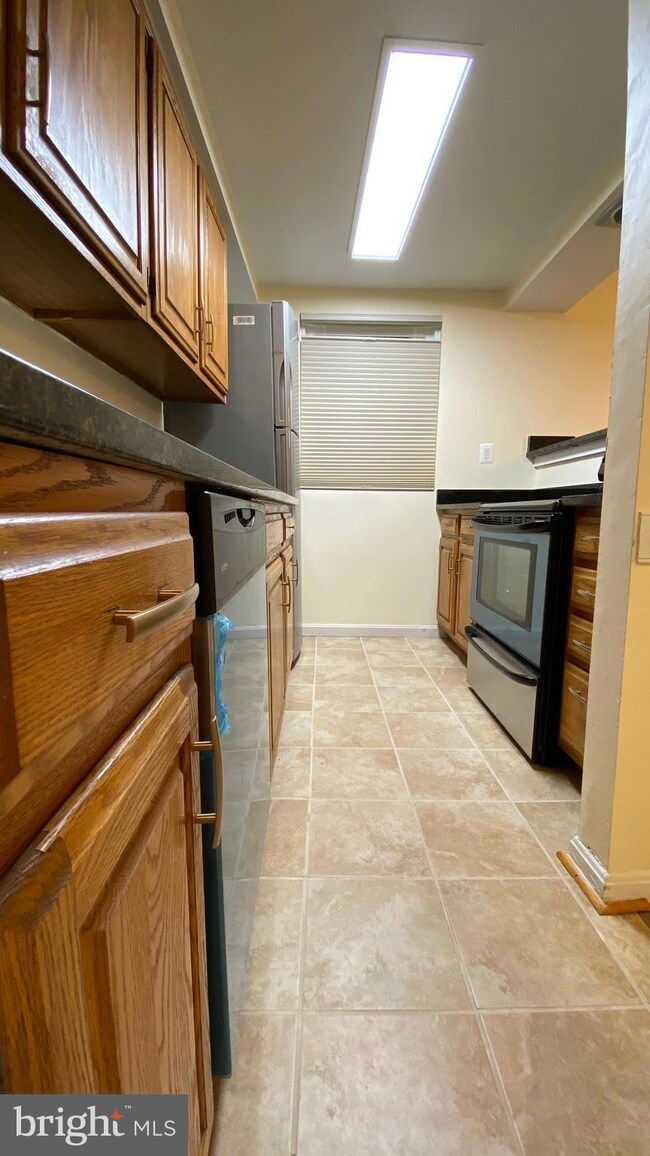 8790 Walutes Cir unit A, Alexandria, VA 22309 - photo 5