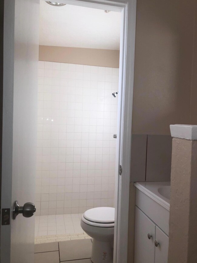 8273 Broadway Dr, El Paso, TX 79915 - photo 5