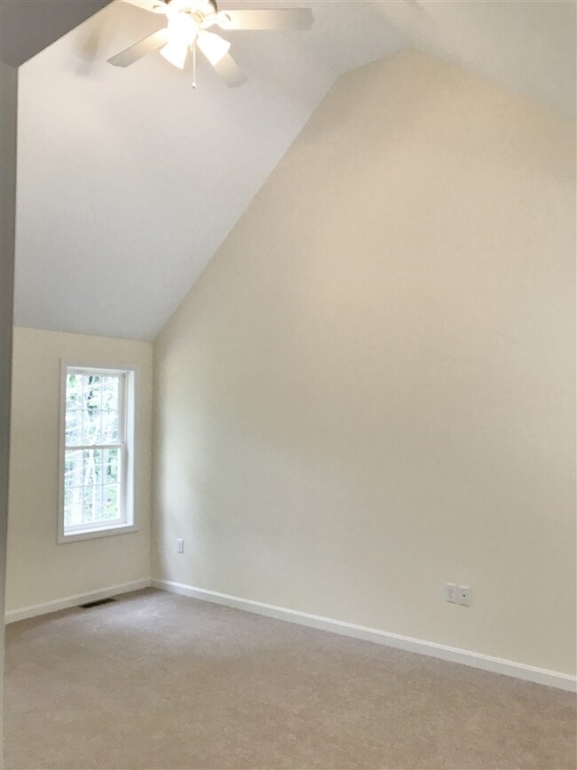 39 Regency Ct, Rochester, NH 03867 - photo 4