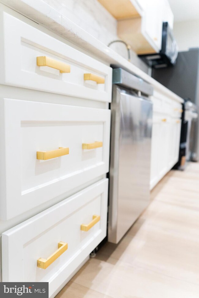 2720 Ellicott Dr, Baltimore, MD 21216 - photo 3