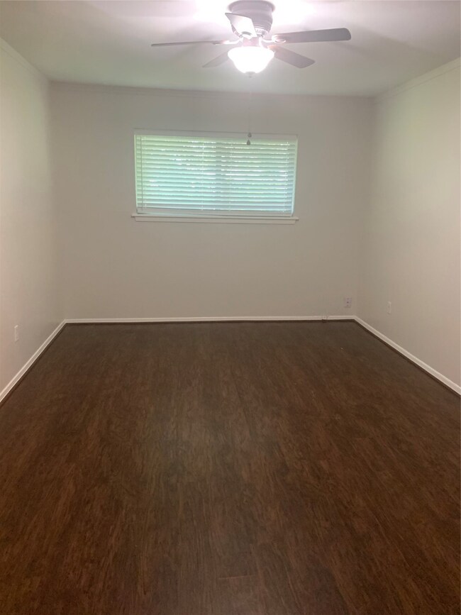 207 Sunnyview Ave unit A, Friendswood, TX 77546 - photo 4