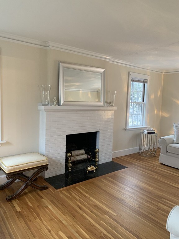 142 Oakland St, Wellesley Hills, MA 02481 - photo 5