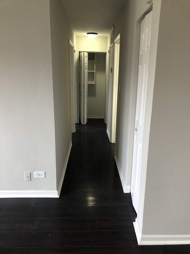 17211 Peach Grove Ln, Hazel Crest, IL 60429 - photo 7