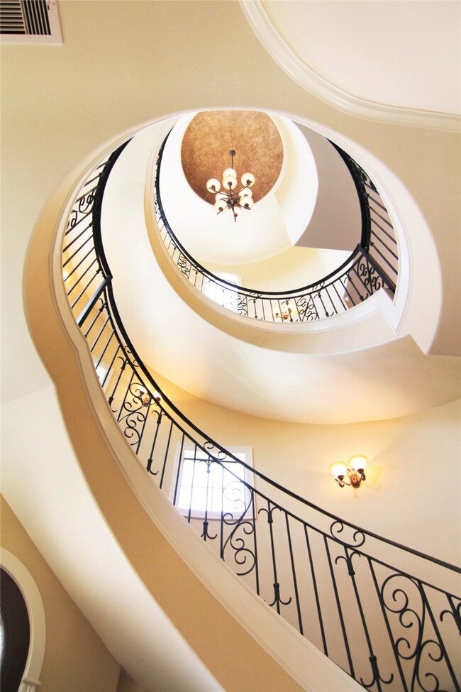 1969 Indiana St, Houston, TX 77019 - photo 4