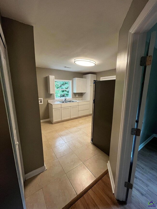 805 S 3rd St, Warner Robins, GA 31088 - photo 2