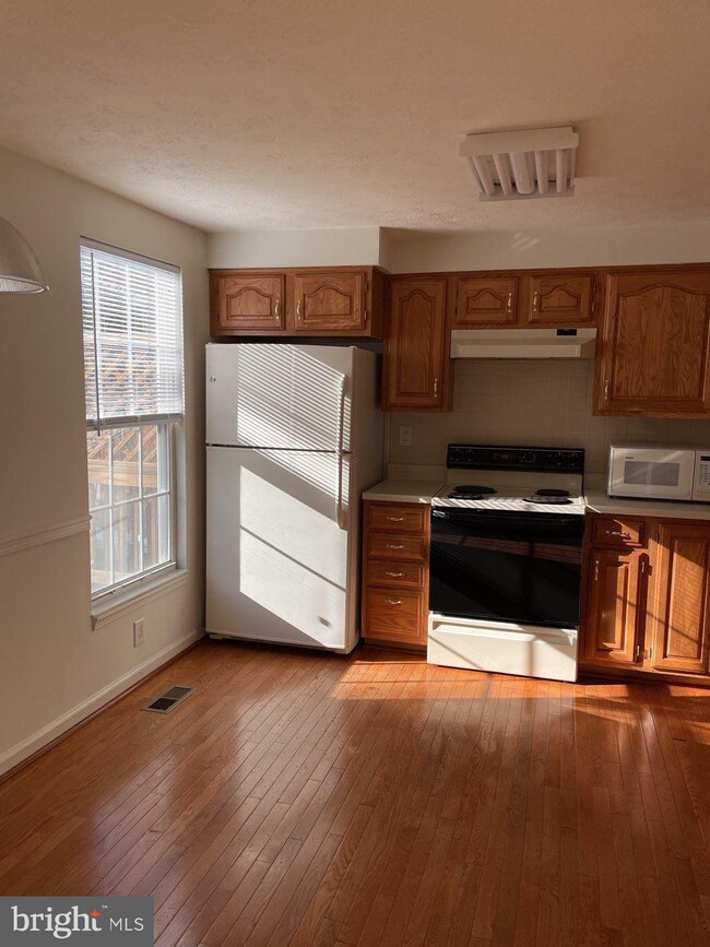 7851 Paddock Way, Windsor Mill, MD 21244 - photo 4