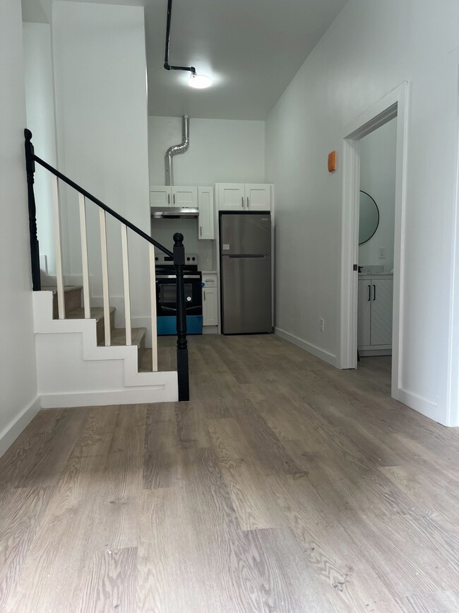 191 Ashburton Ave unit 1B, Yonkers, NY 10701 - photo 3