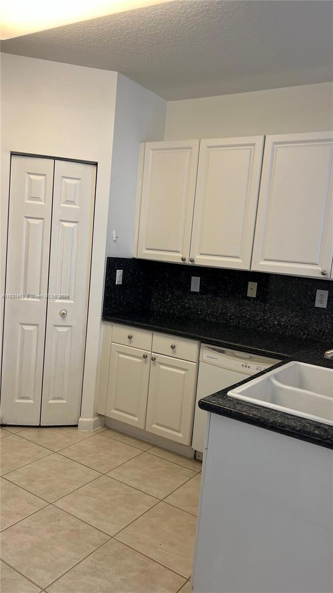 11178 NW 73rd Terrace, Doral, FL 33178 - photo 4