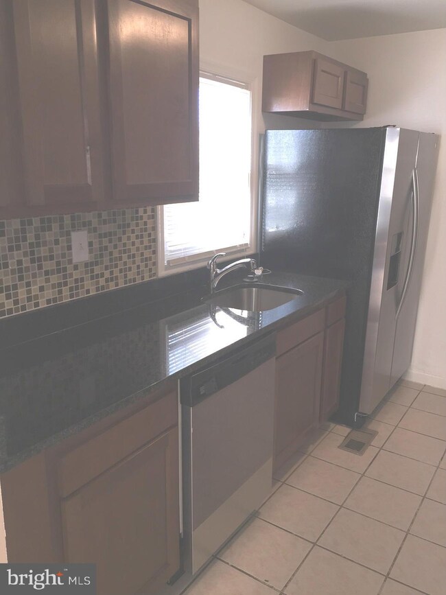 905 Balboa Ave, Capitol Heights, MD 20743 - photo 7