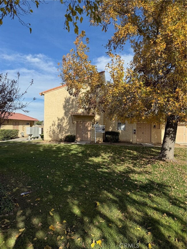 43621 Stanridge Ave, Lancaster, CA 93535 - photo 2