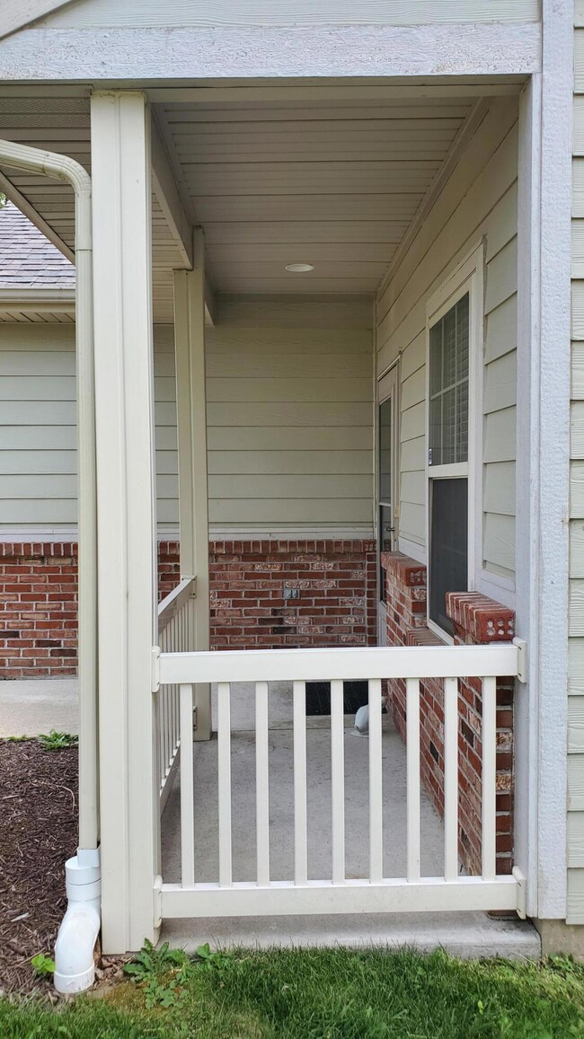Exterior Front Side V1
