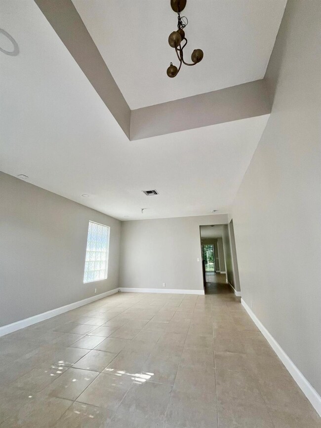 325 Mulberry Grove Rd, Royal Palm Beach, FL 33411 - photo 7