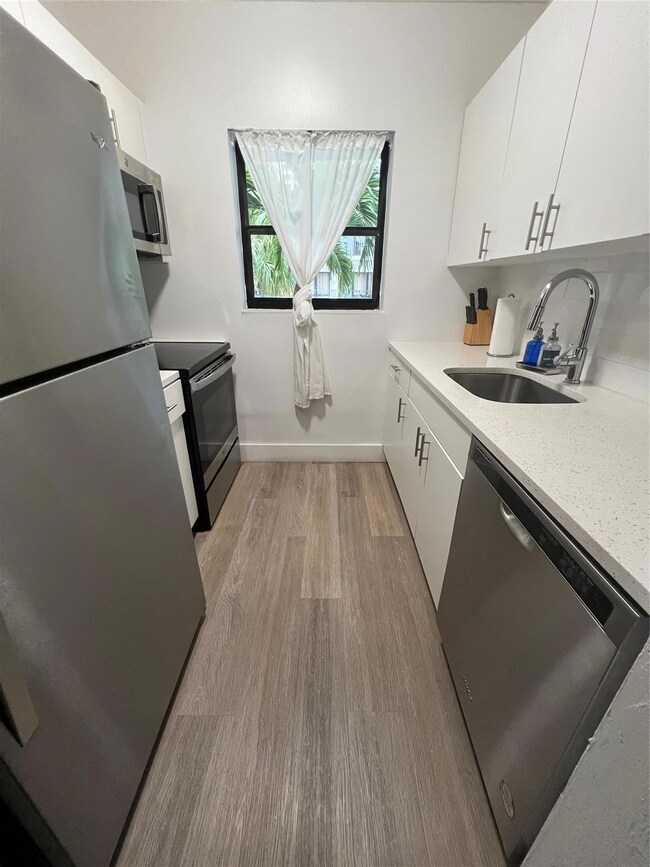 2100 NE 33rd Ave unit 2/2 S, Fort Lauderdale, FL 33305 - photo 5