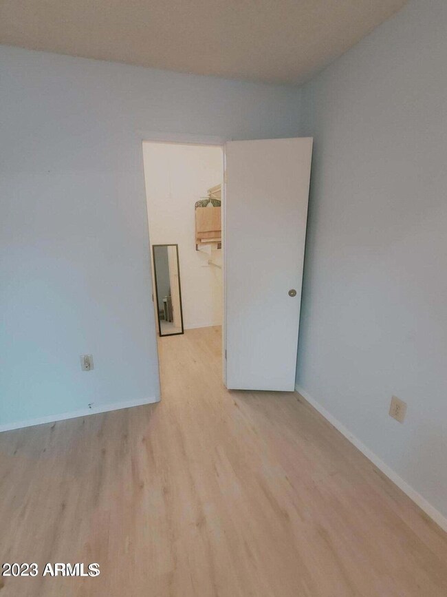 14010 N Newcastle Dr, Sun City, AZ 85351 - photo 7