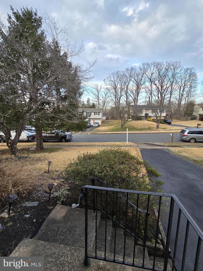 16014 Normandy Ct, Woodbridge, VA 22191 - photo 5