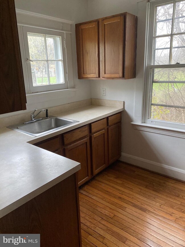 2108 Thistlebloom Rd unit B, Gwynn Oak, MD 21207 - photo 6