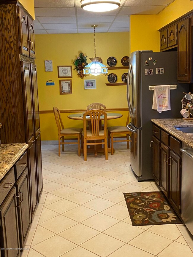 258 Dubois Ave, Staten Island, NY 10310 - photo 6