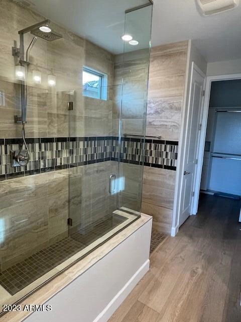 U49B L106 Owner's Shower