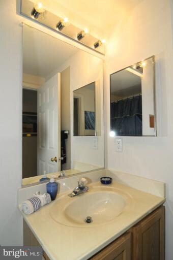 9689 Devedente Dr, Owings Mills, MD 21117 - photo 6