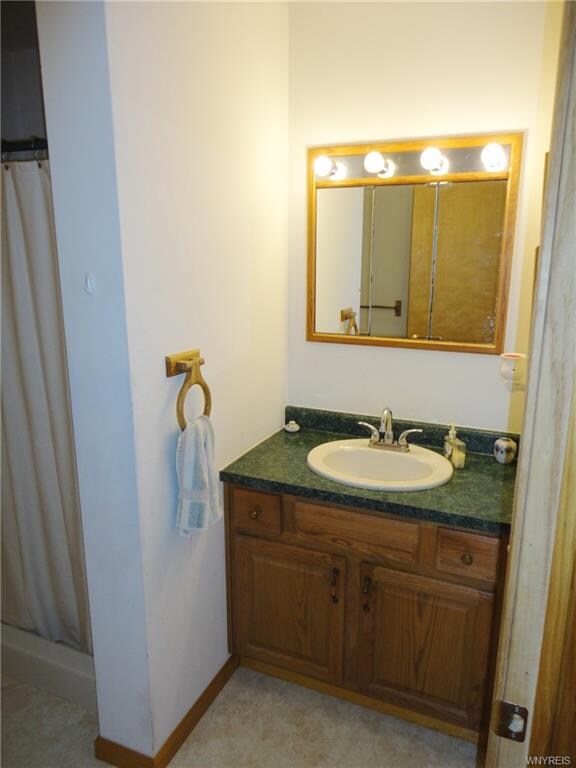 10259 Allen Road, Concord, NY - main full bath