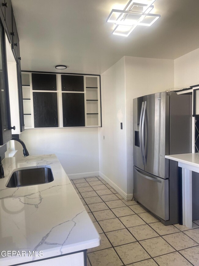 2511 Savannah Ave, El Paso, TX 79930 - photo 4