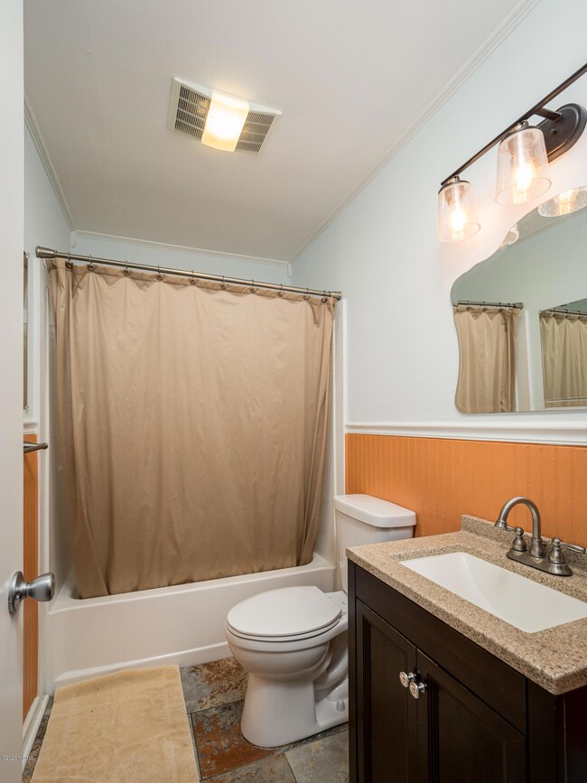 611 Hale Ave-14