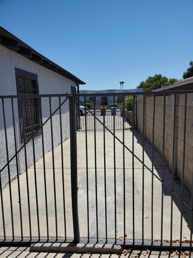 4126 N 47th Ave, Phoenix, AZ 85031 - photo 5