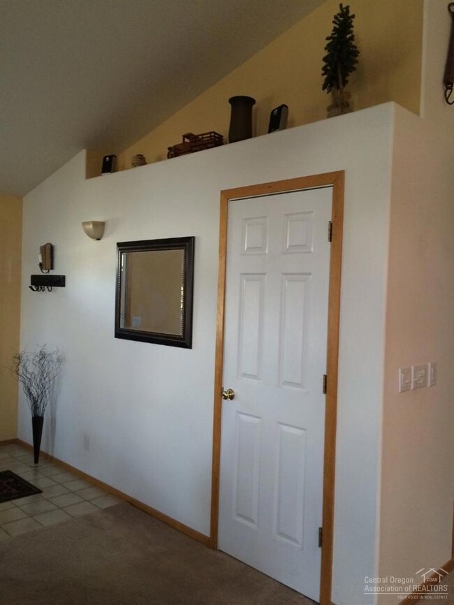 2105 NE Kim Ln, Bend, OR 97701 - photo 5