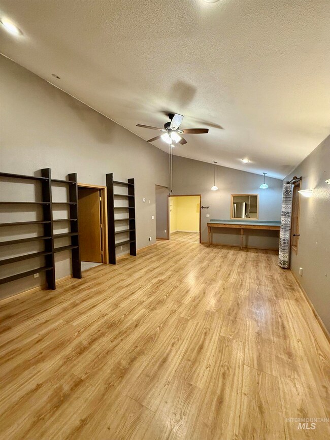 417 S Maple St, Nezperce, ID 83543 - photo 6