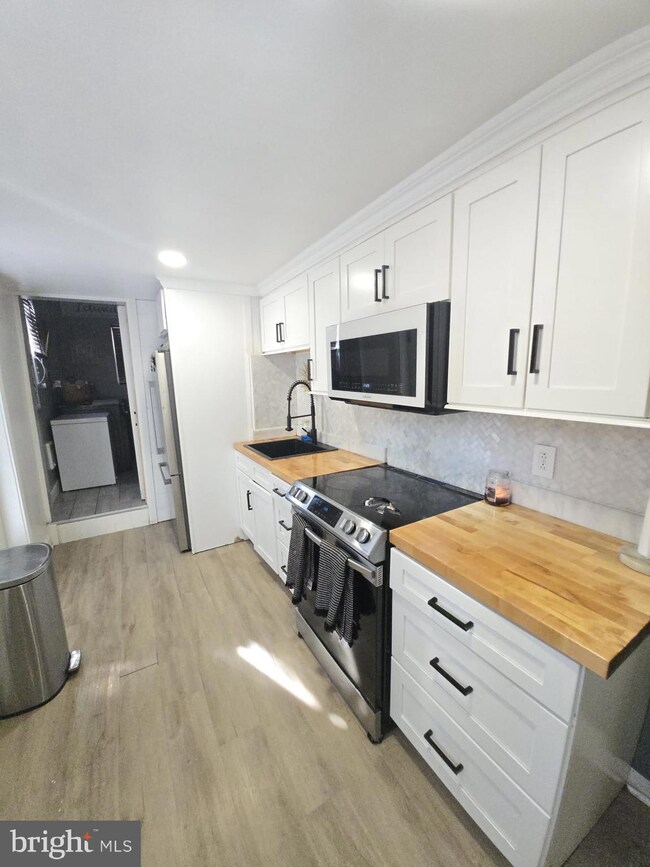 1652 N 10th St, Reading, PA 19604 - photo 6