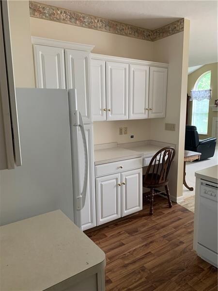 Built in desk area in kitchen