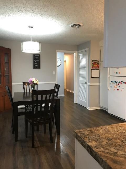 A different view of the kitchen from the opposite side!!