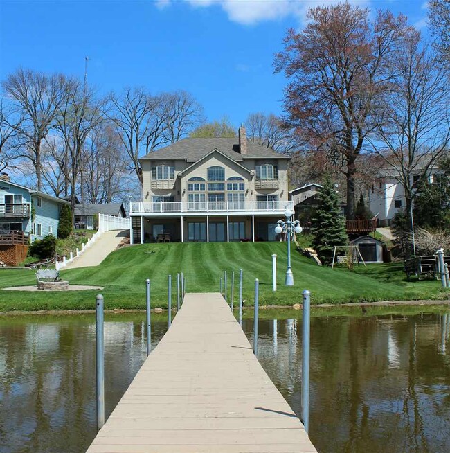 2021 Chapman Lake Dr, Warsaw, IN 46582 - photo 2