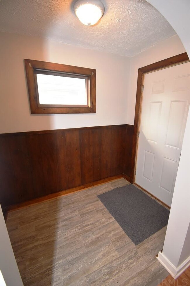 907 S 1st St, Frankfort, IN 46041 - photo 2