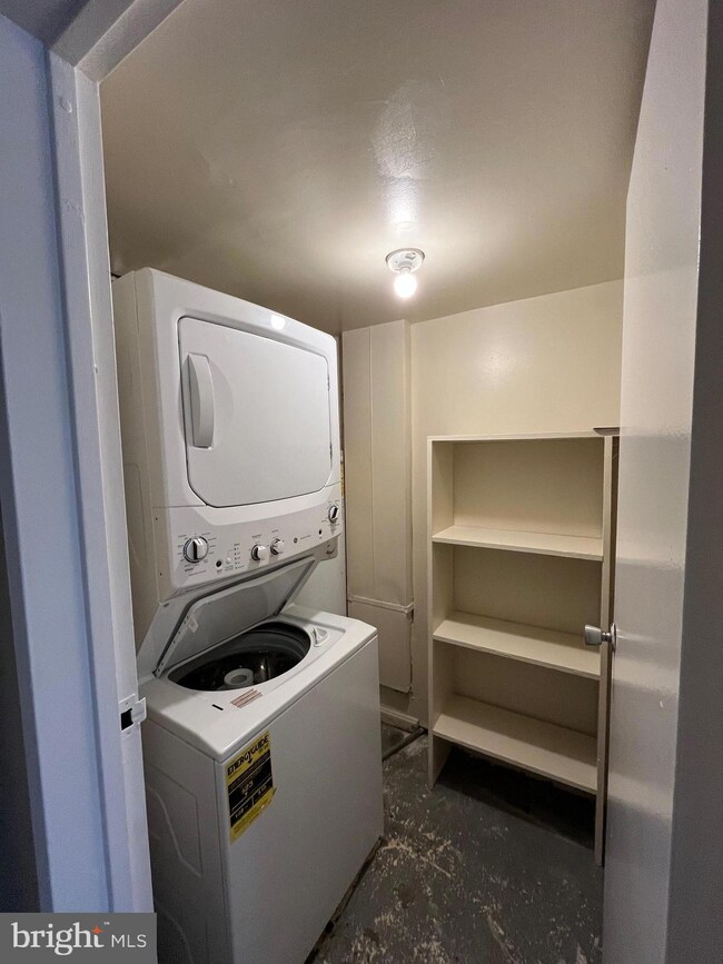 9641 Hagel Cir, Lorton, VA 22079 - photo 5