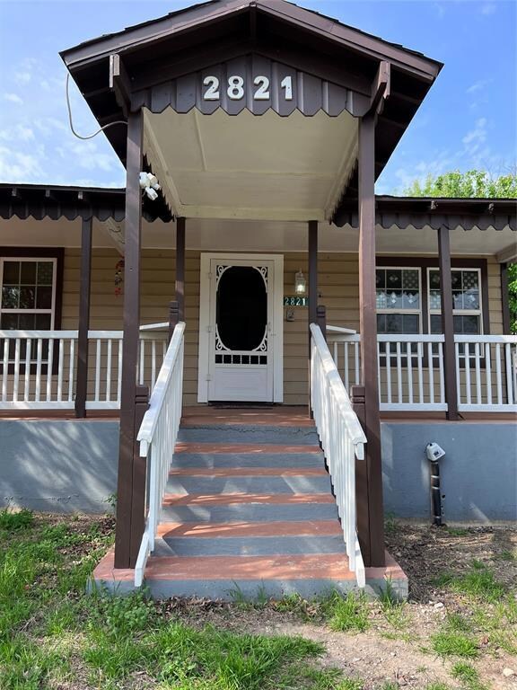 2821 NW 28th St, Fort Worth, TX 76106 - photo 3