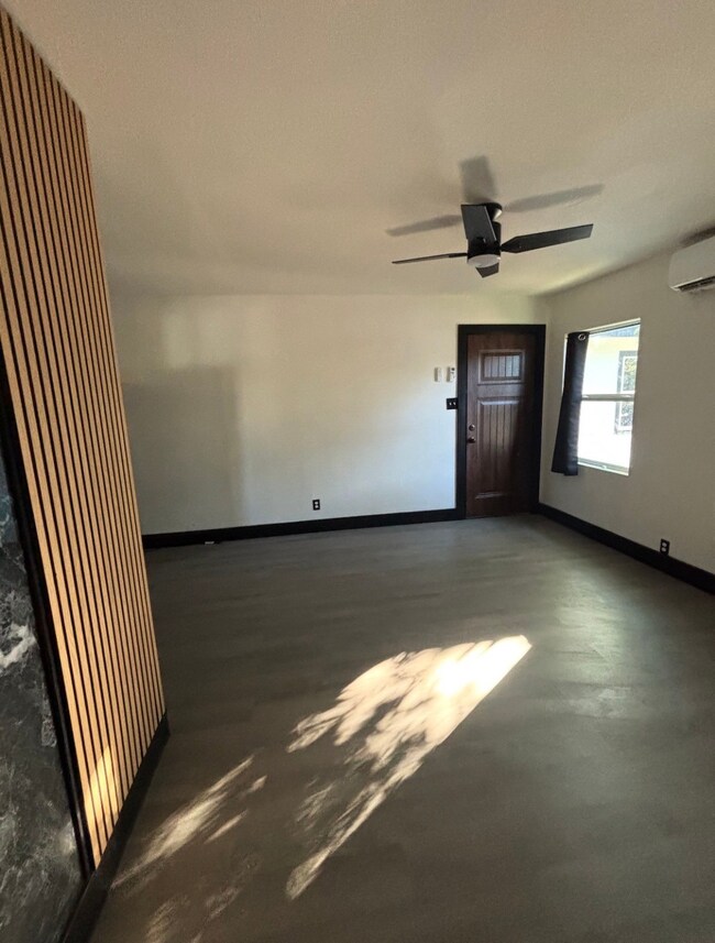 7213 Moline St unit 3, Houston, TX 77087 - photo 3