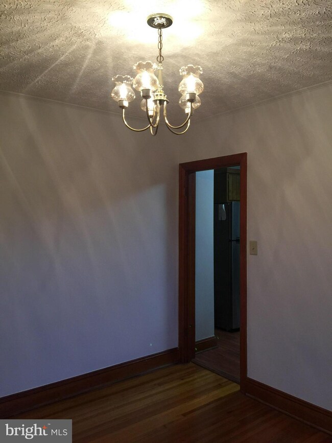 309 Mineral St, Strasburg, VA 22657 - photo 7