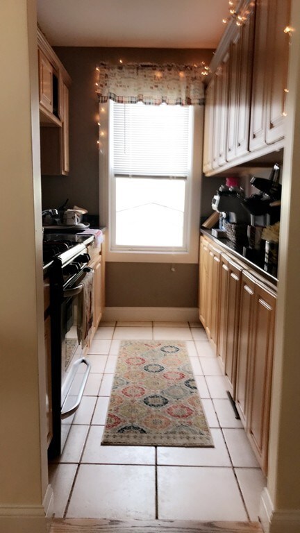 112 Niagara St unit 1, Fall River, MA 02721 - photo 4