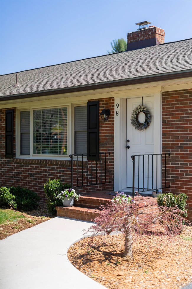 98 York Ave, Stuarts Draft, VA 24477 - photo 3