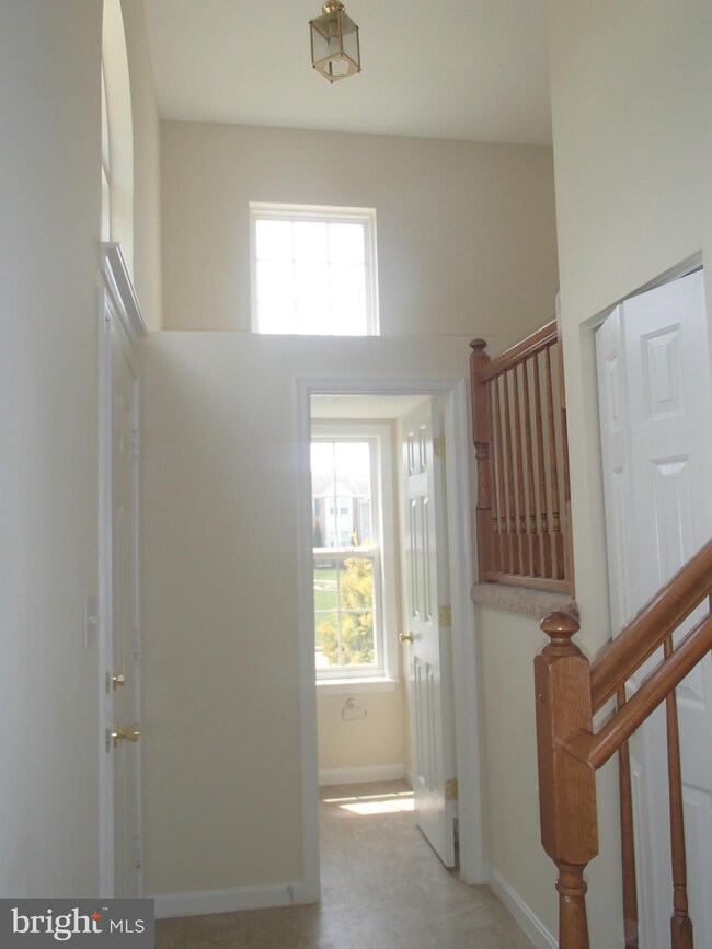 1160 Balsam Cir, Sykesville, MD 21784 - photo 4
