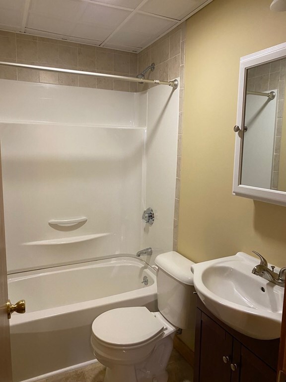 114 Tuttle St unit 1N, Fall River, MA 02724 - photo 4