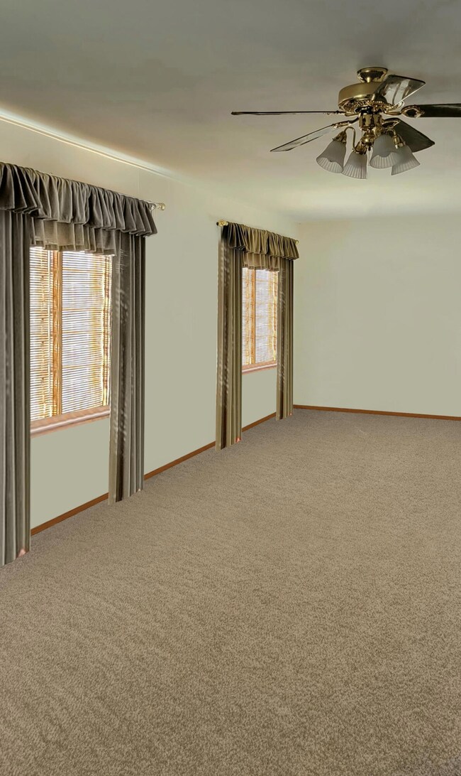 516 Folger Living dining room